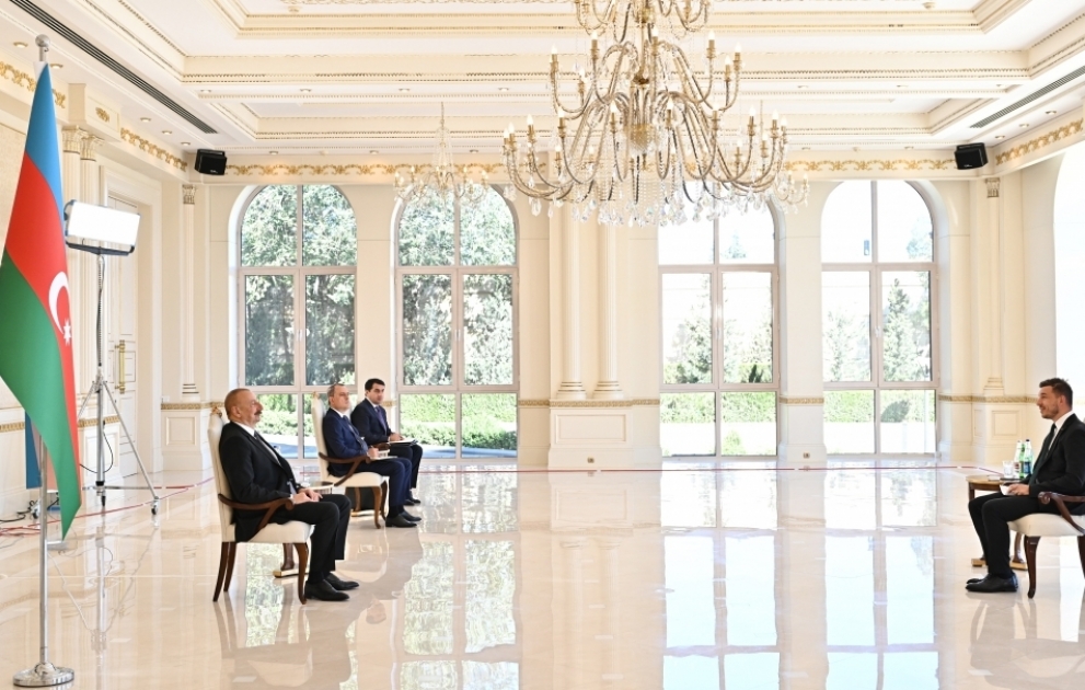 Prezident İlham Əliyev Bosniya və Herseqovinanın Azərbaycanda yeni təyin olunan səfirinin etimadnaməsini qəbul edib
