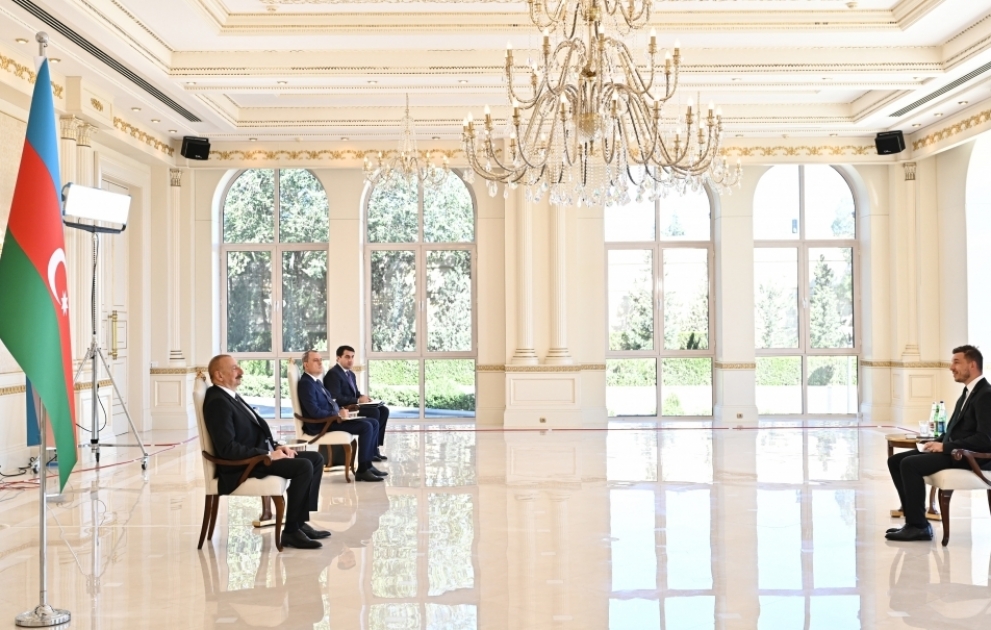 President Ilham Aliyev received credentials of incoming ambassador of Bosnia and Herzegovina