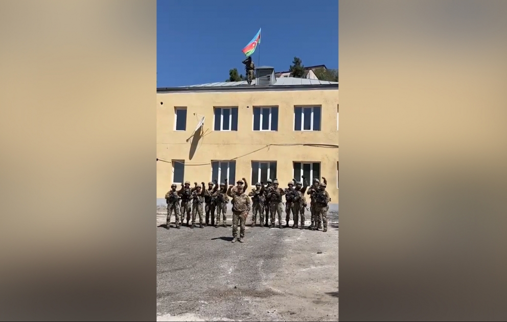 Государственный флаг Азербайджана водружен в городе Лачин