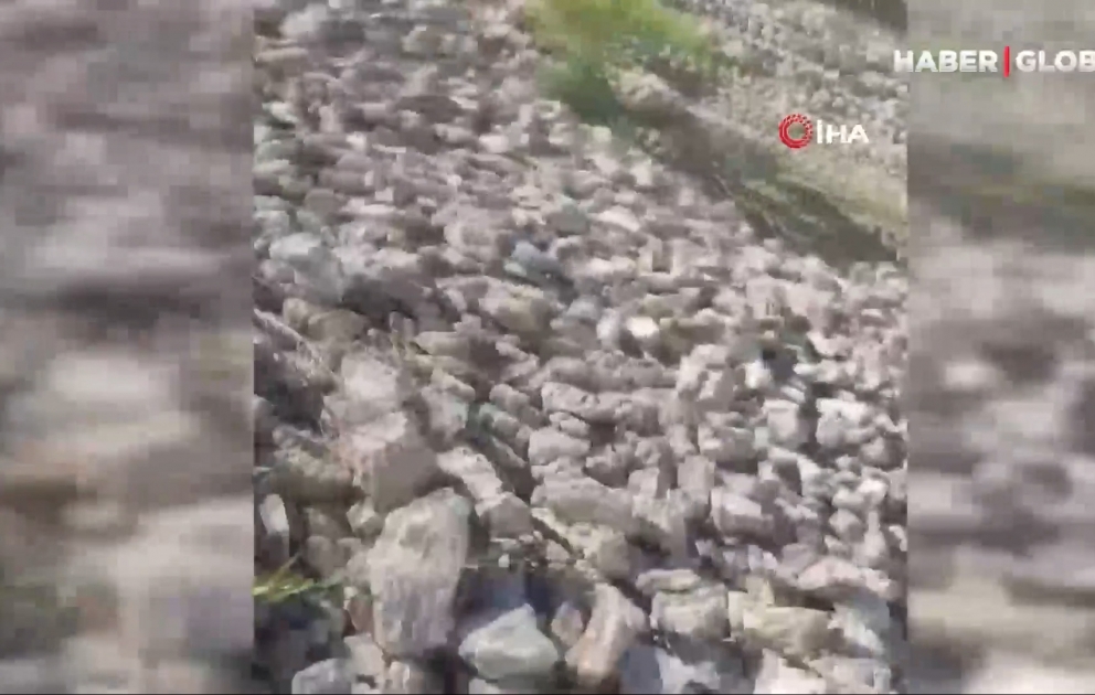 Türkiyədə 3000 metr yüksəklikdən daşlar sel kimi axdı
