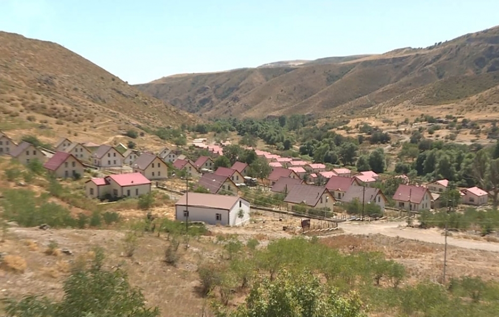 Müdafiə Nazirliyi Laçın rayonunun Zabux kəndindən videogörüntülər yayıb