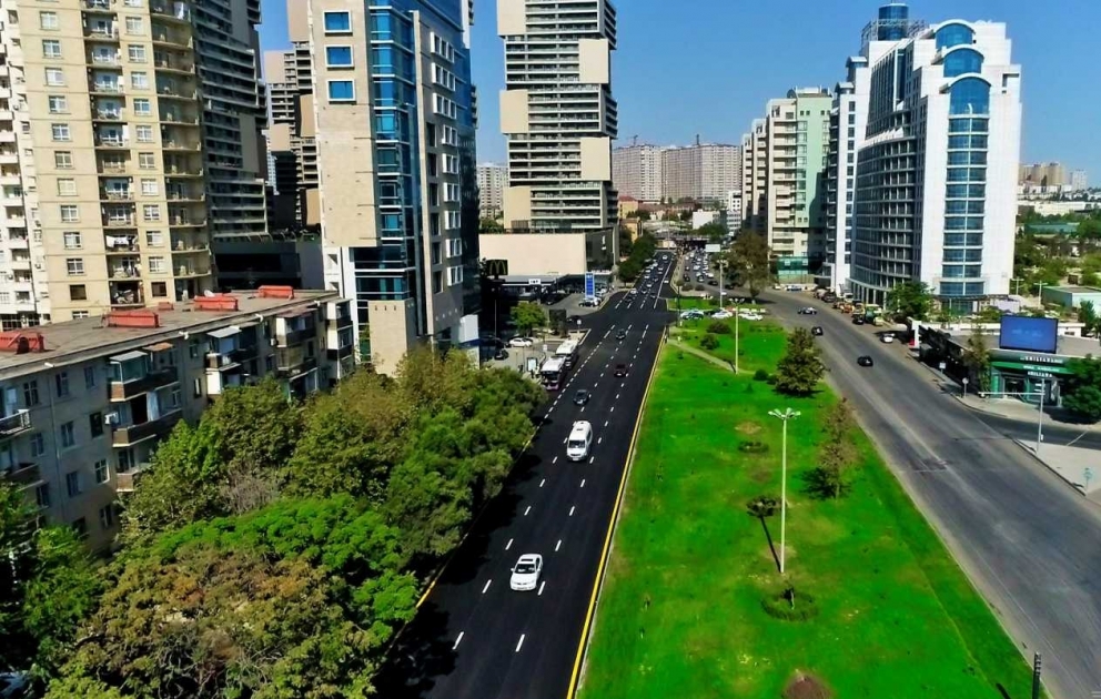 Tbilisi prospektinin bir hissəsində təmir işləri yekunlaşıb