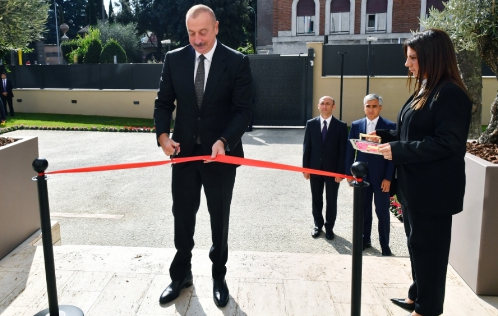 Rom: Präsident Ilham Aliyev weiht neues Gebäude der aserbaidschanischen Botschaft in Italien ein
