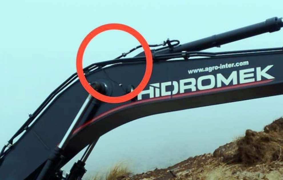 Azerbaijan’s Defense Ministry: Excavator of civilian company subjected to fire in Lachin district