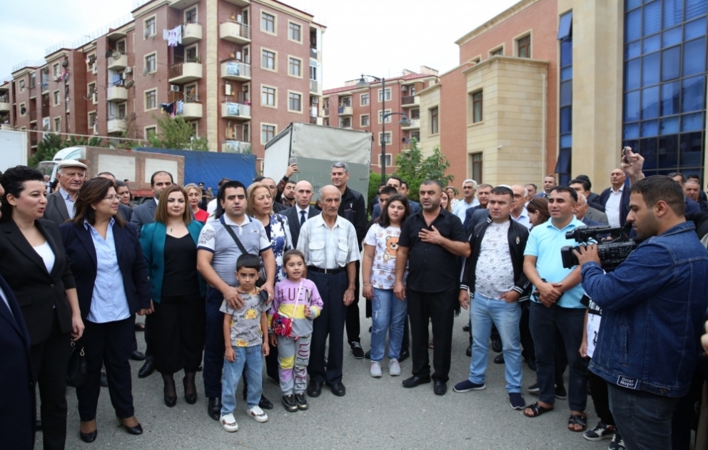 Ağalı kəndinə əhalinin köçürülməsi davam edir