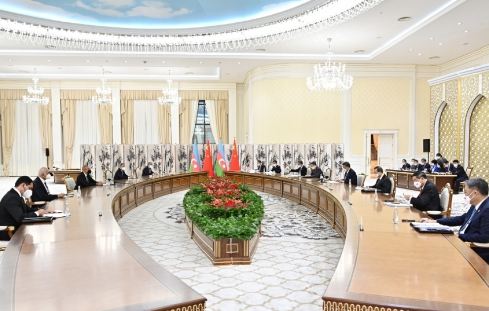 Les présidents Ilham Aliyev et Xi Jinping se rencontrent à Samarcande