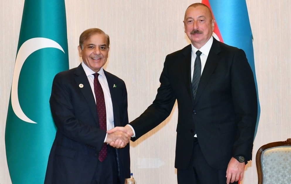 Azərbaycan Prezidenti İlham Əliyevin Səmərqənddə Pakistanın Baş naziri Şahbaz Şərif ilə görüşü olub