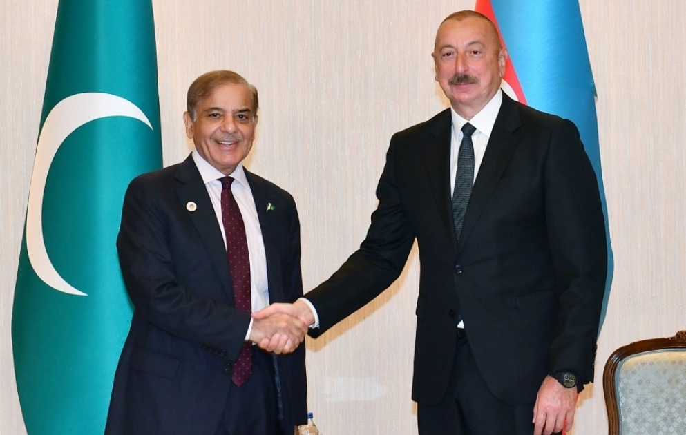 Präsident von Aserbaidschan Ilham Aliyev trifft in Samarkand Pakistans Premierminister