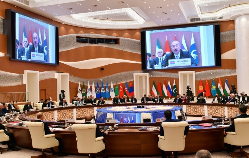 Səmərqənddə Şanxay Əməkdaşlıq Təşkilatına üzv ölkələrin Sammiti keçirilir
Azərbaycan Prezidenti İlham Əliyev Sammitdə çıxış edib