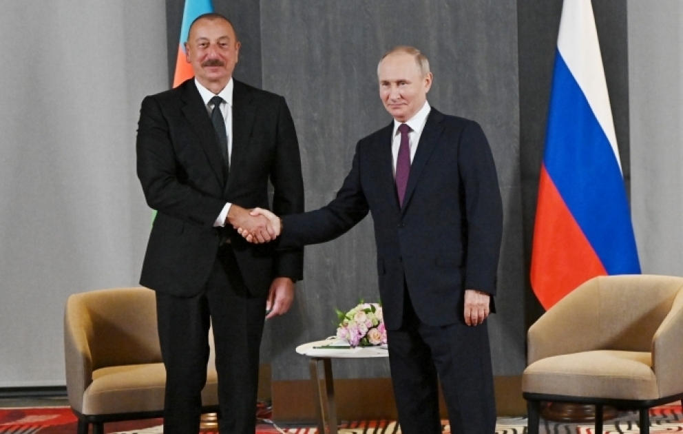 Les présidents Ilham Aliyev et Vladimir Poutine s’entretiennent à Samarcande