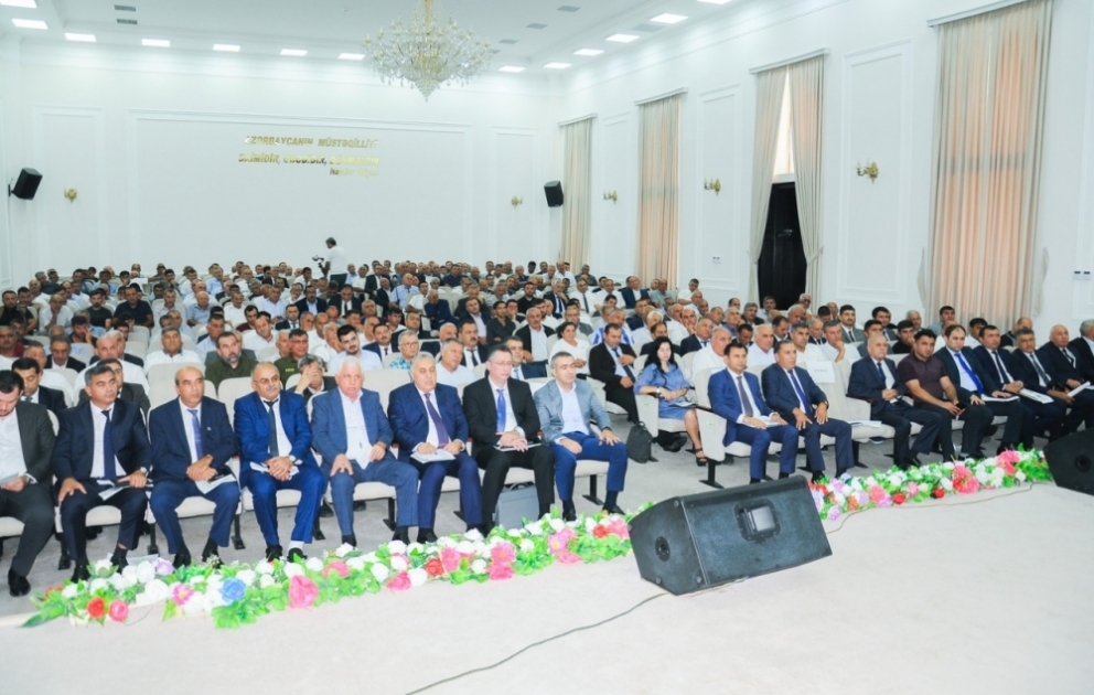 Bərdədə “Pambıqçılıqda mövcud vəziyyət və məhsul yığımına hazırlıq” mövzusunda yekun regional müşavirə keçirilib