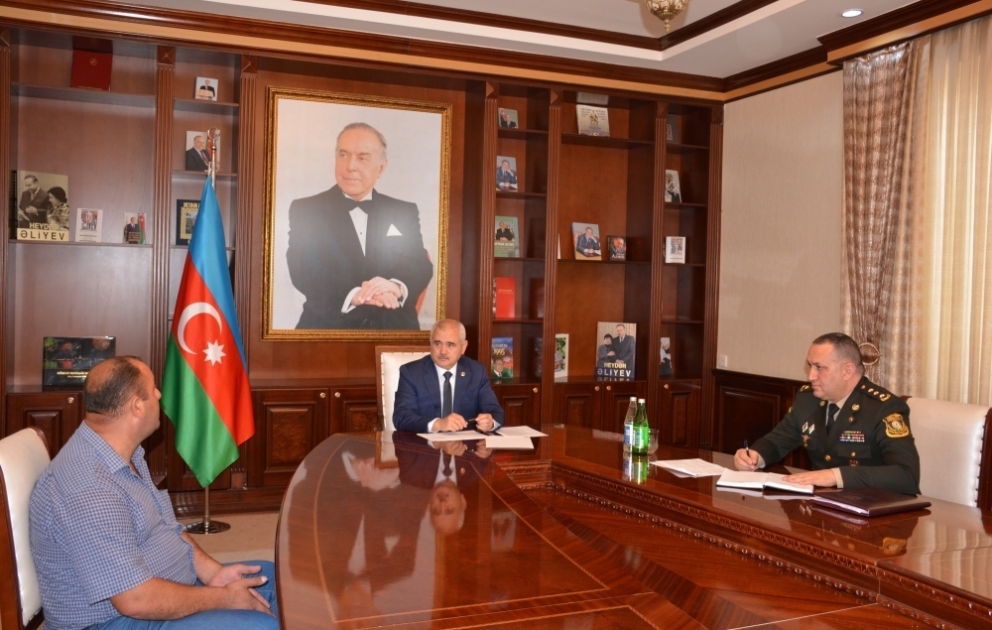 Səfərbərlik və Hərbi Xidmətə Çağırış üzrə Dövlət Xidmətinin rəisi Tərtərdə vətəndaşları qəbul edib