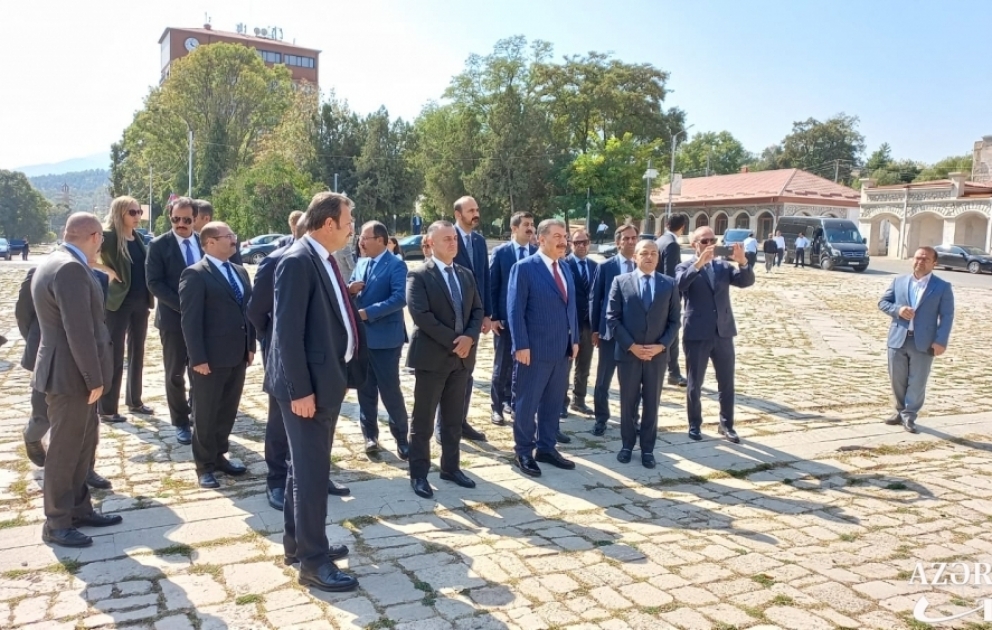 Azərbaycan-Türkiyə səhiyyə biznes forumu iştirakçılarının Şuşaya səfəri başlayıb