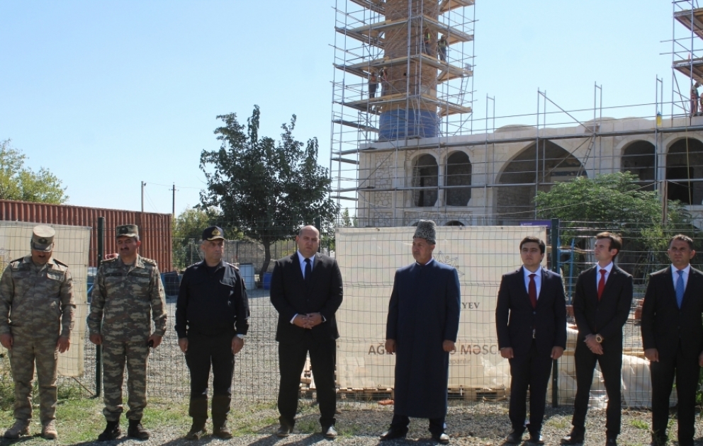 Ağdamda Şəhidlər xiyabanına yürüş təşkil olunub, həmişəyaşıl ağac tingləri əkilib