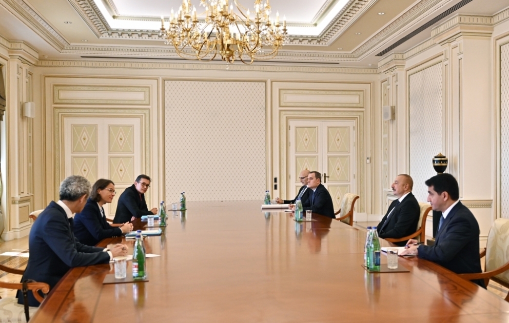 Präsident Ilham Aliyev empfängt Beraterin im Kabinett des französischen Präsidenten