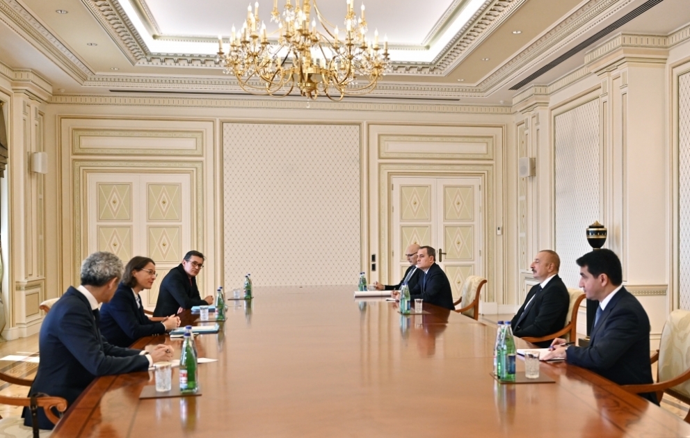 Le président azerbaïdjanais reçoit une conseillère du cabinet du président français