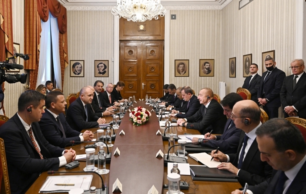 Les présidents azerbaïdjanais et bulgare ont un entretien élargi aux délégations