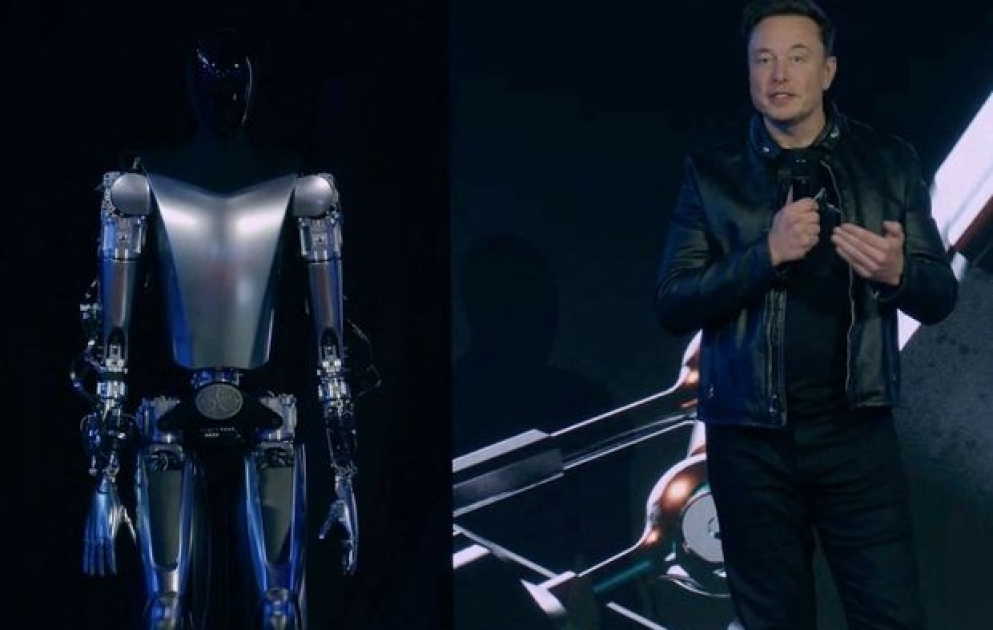 İlon Mask insanabənzər robotunu təqdim etdi