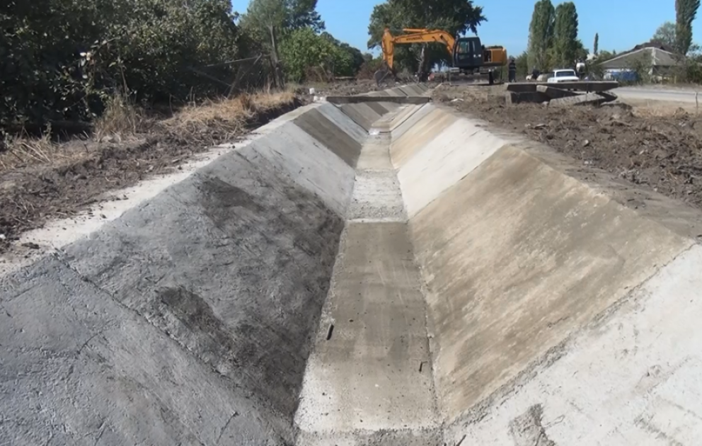 Xaçmazda 2 kilometr uzunluğundakı torpaq kanal beton üzlüyə alınır