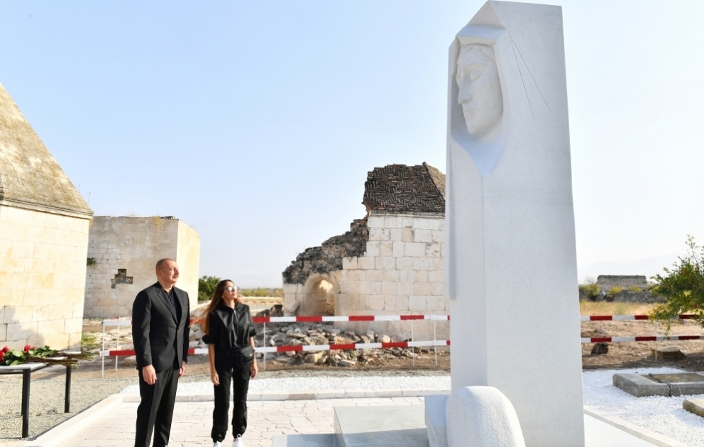 İmarət kompleksində görüləcək işlərlə tanışlıq və Xurşidbanu Natəvanın qəbirüstü abidəsinin açılışı