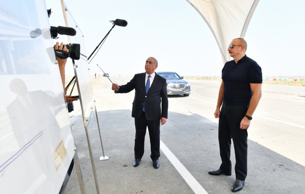 Le président de la République visite le chantier de l’autoroute Berdé-Aghdam