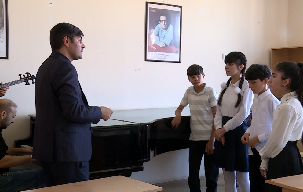 Tələbələrinin ifasıyla birlikdə məşhurlaşan muğam müəllimi