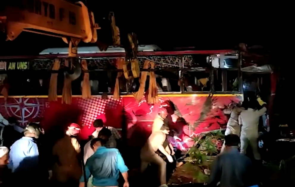 Hindistanda avtobus qəzasında 9 nəfər ölüb, 38 nəfər xəsarət alıb