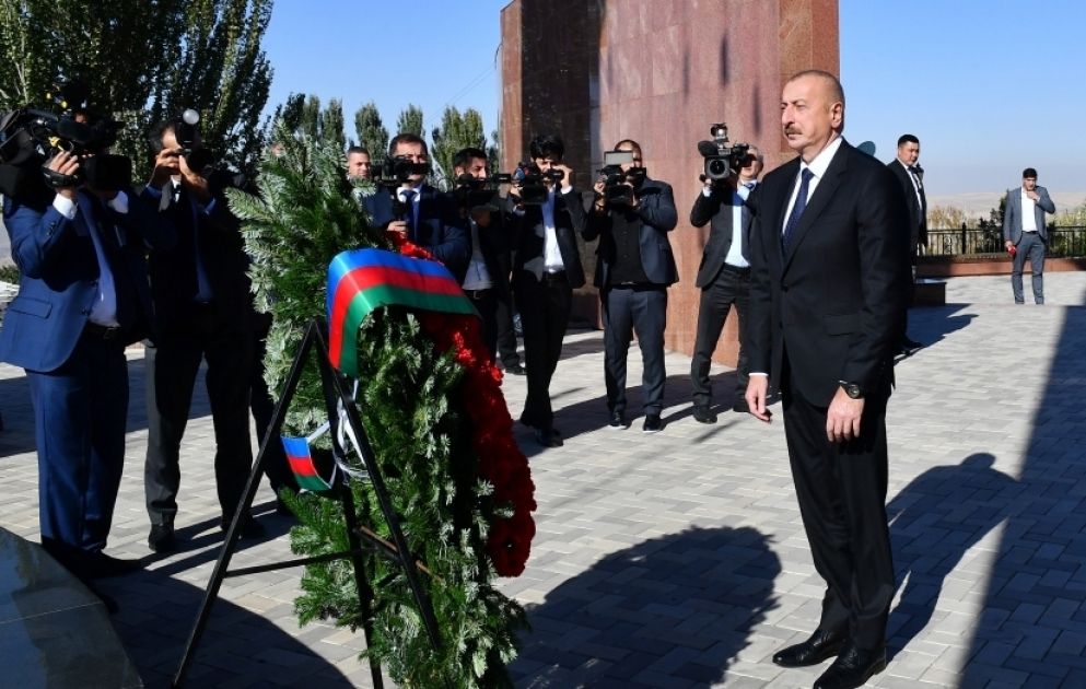 President Ilham Aliyev visited Ata-Beyit National Historical and Memorial Complex in Bishkek
