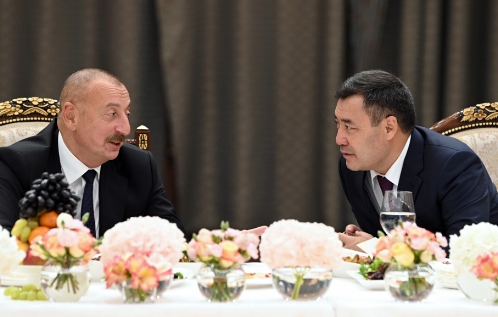 Offizieller Empfang zu Ehren von Präsident Ilham Aliyev