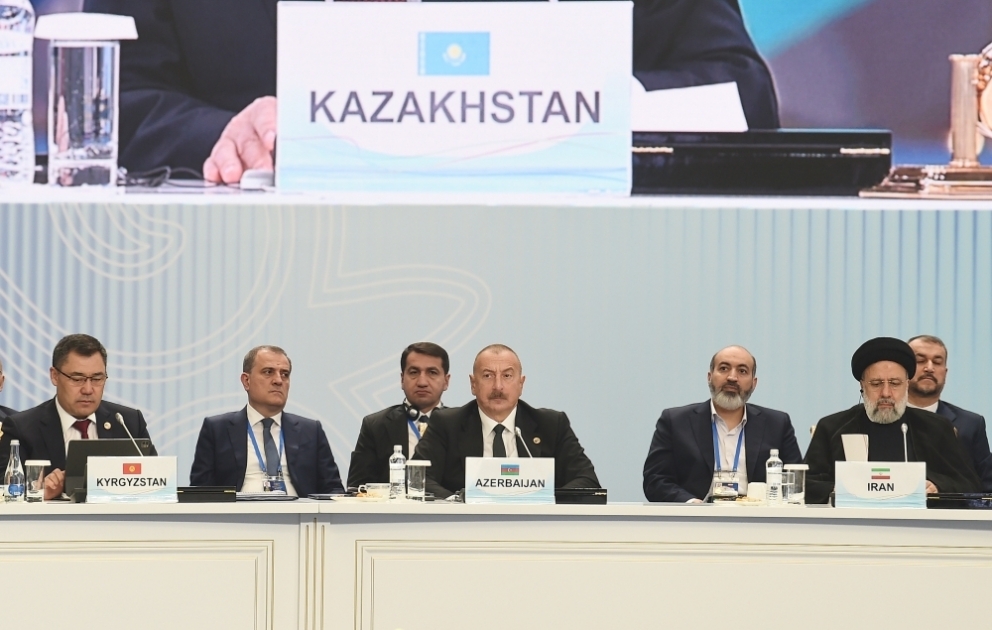 Astanada Asiyada Qarşılıqlı Fəaliyyət və Etimad Tədbirləri üzrə Müşavirənin 6-cı Zirvə Toplantısının plenar iclası keçirilib 
Azərbaycan Prezidenti İlham Əliyev plenar iclasda iştirak edib
