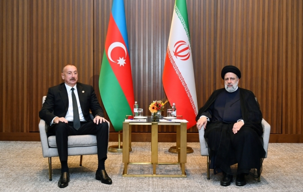 Azərbaycan Prezidenti İlham Əliyevin Astanada İran Prezidenti Seyid İbrahim Rəisi ilə görüşü olub