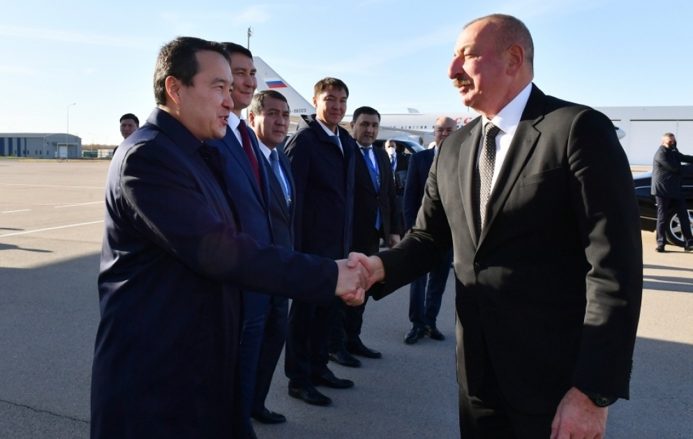 Le président azerbaïdjanais Ilham Aliyev termine sa visite de travail au Kazakhstan