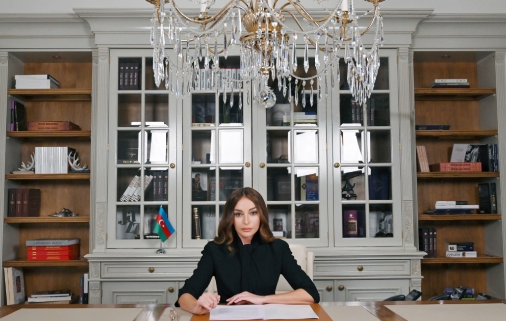 Erste Vizepräsidentin Mehriban Aliyeva teilt auf Instagram Beitrag über armenische Terroranschläge gegen Aserbaidschaner