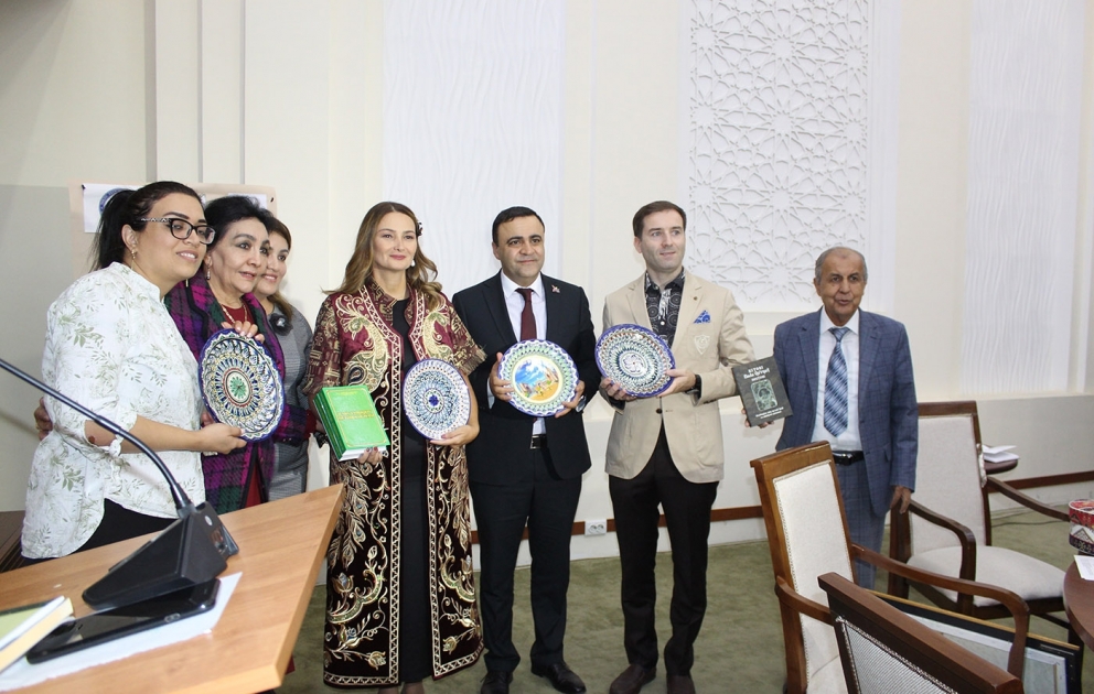Daşkənddə özbək dilinə tərcümə olunmuş “Kitabi-Dədə Qorqud” dastanının təqdimatı olub