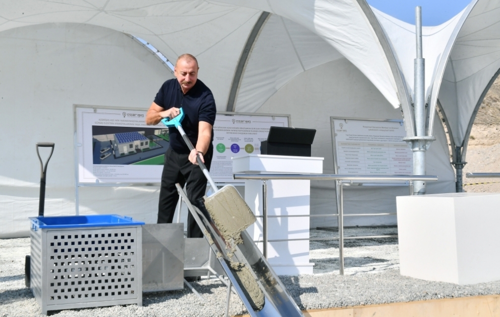 Pose de la première pierre de la sous-station électrique et du Centre de gestion numérique à Goubadly