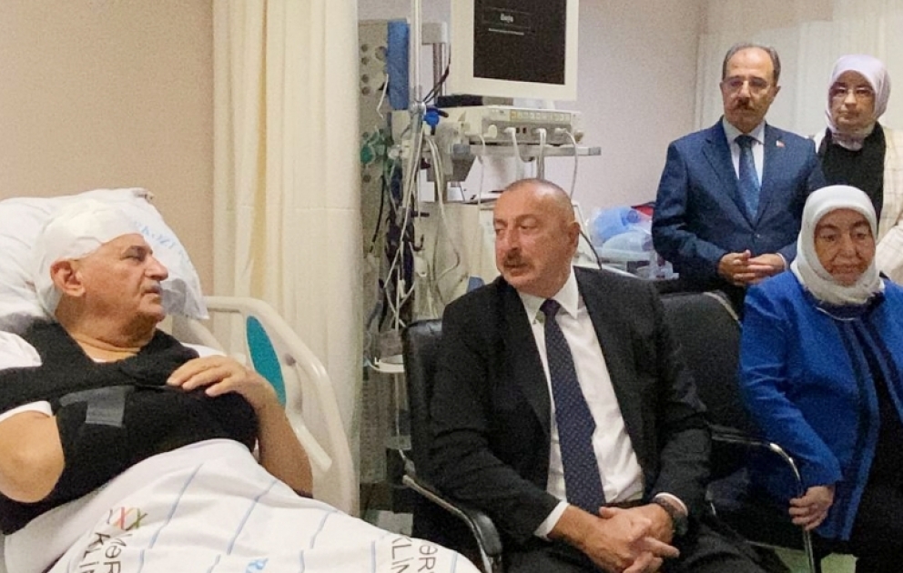 Президент Ильхам Алиев навестил в больнице Бинали Йылдырыма, Шамиля Айрыма и телохранителя Огузхана Демирчи, попавших в дорожно-транспортное происшествие в нашей стране