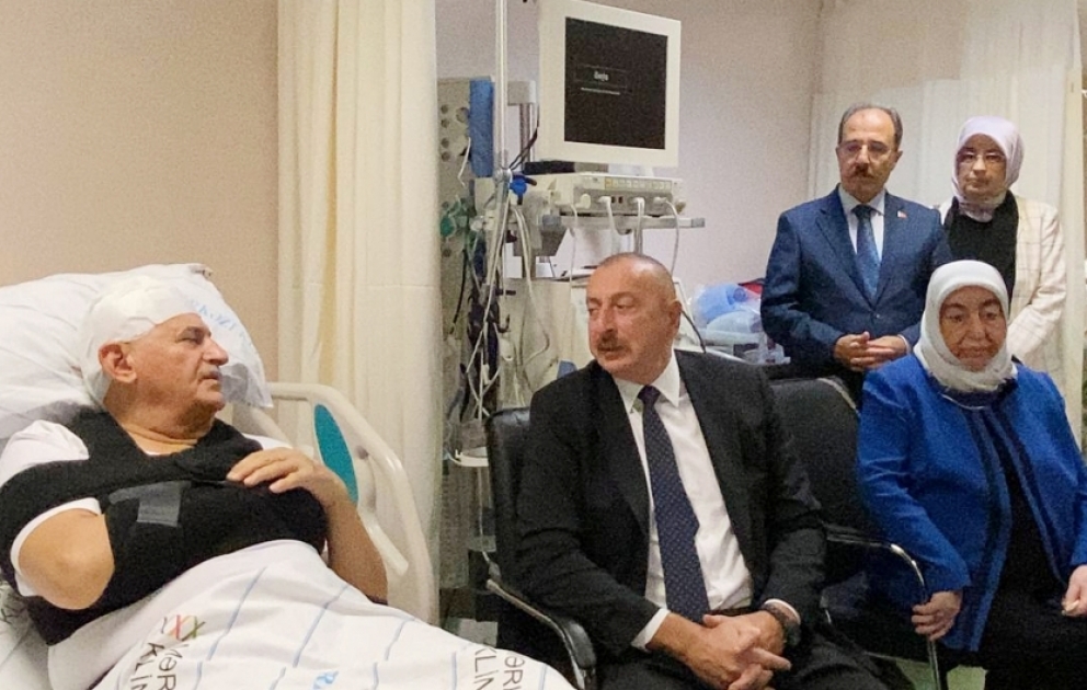 Ilham Aliyev rend visite à Binali Yildirim et Samil Ayrim, hospitalisés suite à un accident de la route en Azerbaïdjan