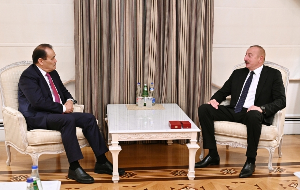 Präsident Ilham Aliyev empfängt Generalsekretär der Organisation der Türkstaaten