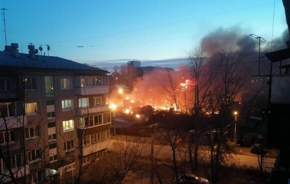 Rusiyada hərbi təyyarə yaşayış evinin üzərinə düşüb, iki nəfər ölüb