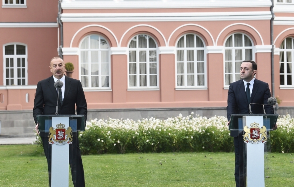 Azərbaycan Prezidenti və Gürcüstanın Baş naziri mətbuata bəyanatlarla çıxış ediblər