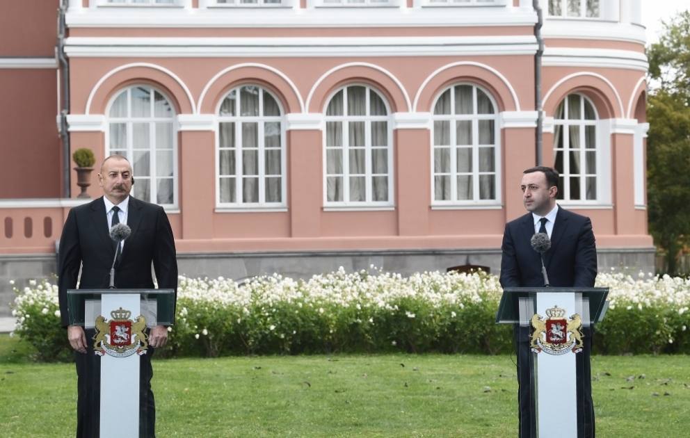 Le président azerbaïdjanais et le Premier ministre géorgien font des déclarations à la presse