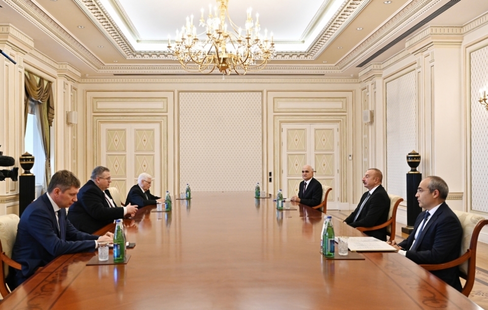 Präsident Ilham Aliyev empfängt stellvertretenden Premierminister von Russland
