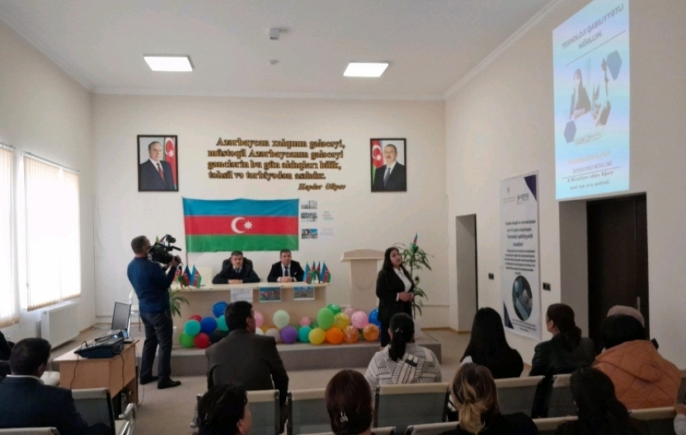 Ağsuda “Texnoloji qabiliyyətli müəllim” layihəsinin təlimləri başlayıb