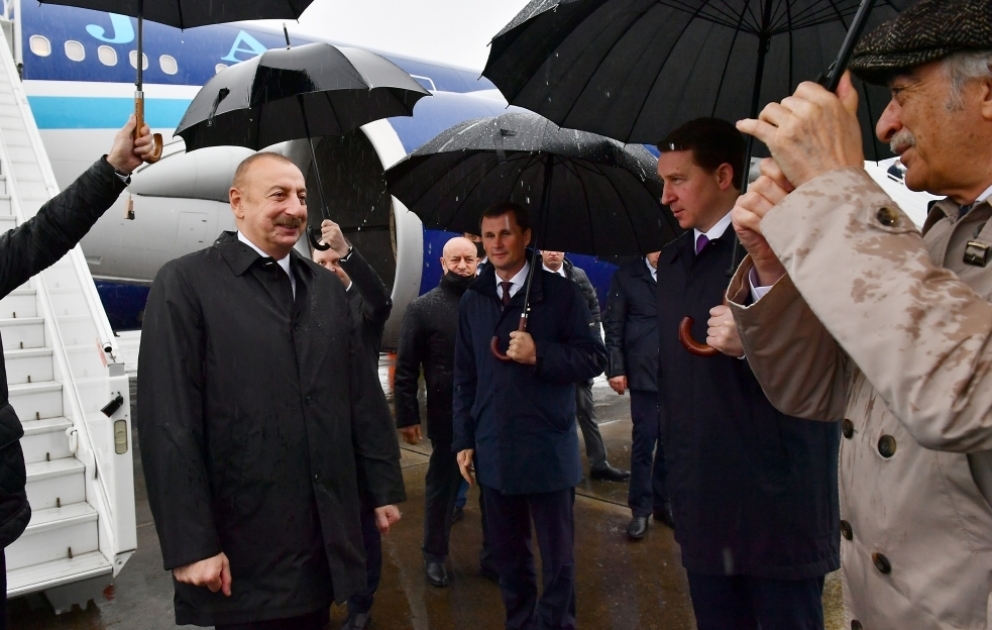 Prezident İlham Əliyev Rusiyanın Soçi şəhərinə işgüzar səfərə gəlib