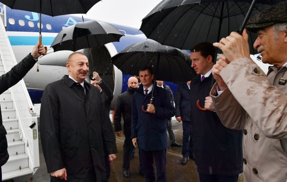 Le président Ilham Aliyev entame une visite de travail à Sotchi