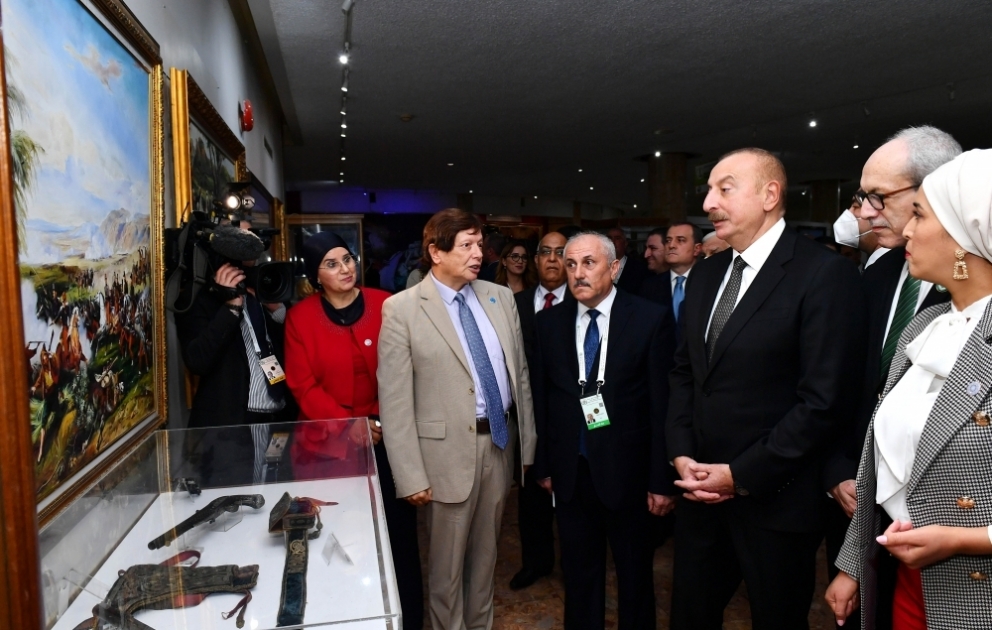President Ilham Aliyev visited Martyrs Memorial and National Museum of Moudjahid in capital city Algiers