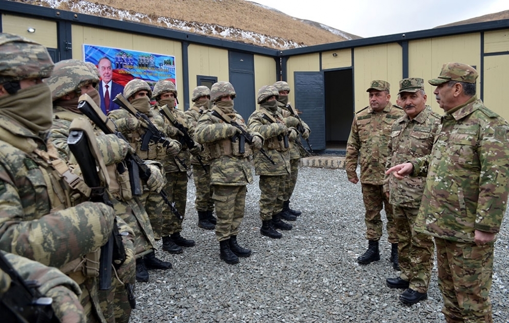 Министр обороны побывал в подразделениях, расположенных на границе с Арменией