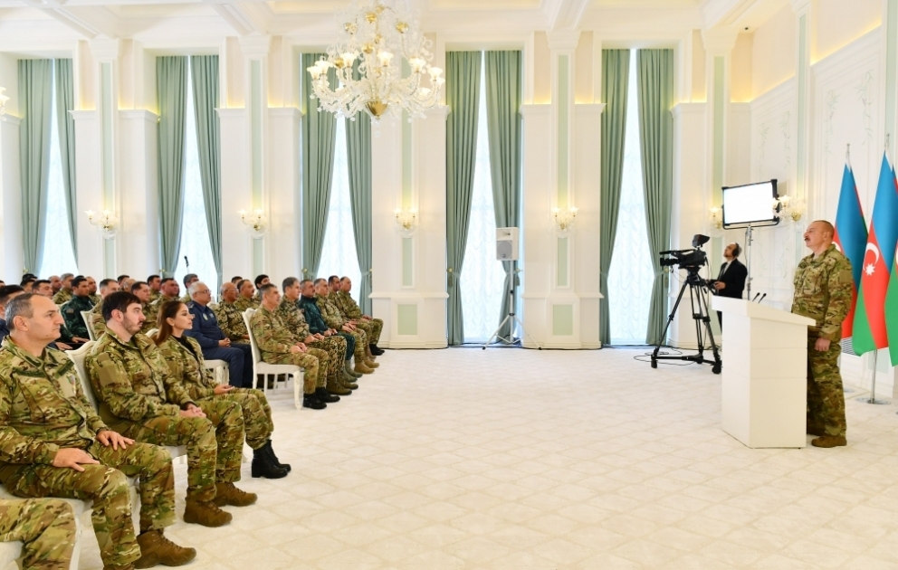 Prezident İlham Əliyev: İllər keçdikcə hərbçilərimizin qəhrəmanlığı hər kəs üçün daha bariz şəkildə aydın olacaq