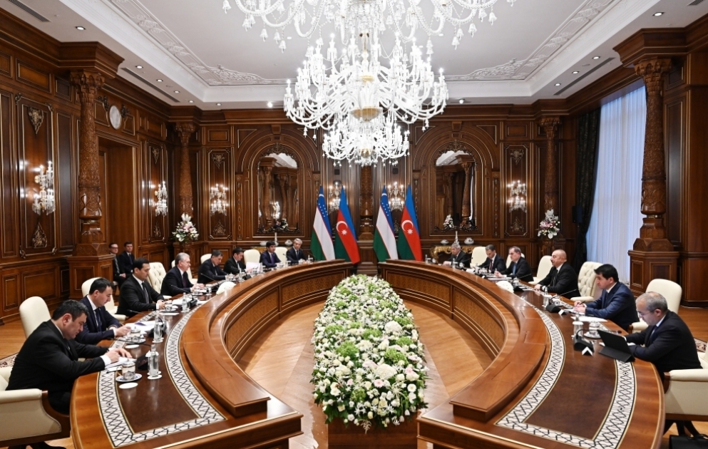 Səmərqənddə Azərbaycan Prezidenti İlham Əliyevin Özbəkistan Prezidenti Şavkat Mirziyoyev ilə görüşü olub