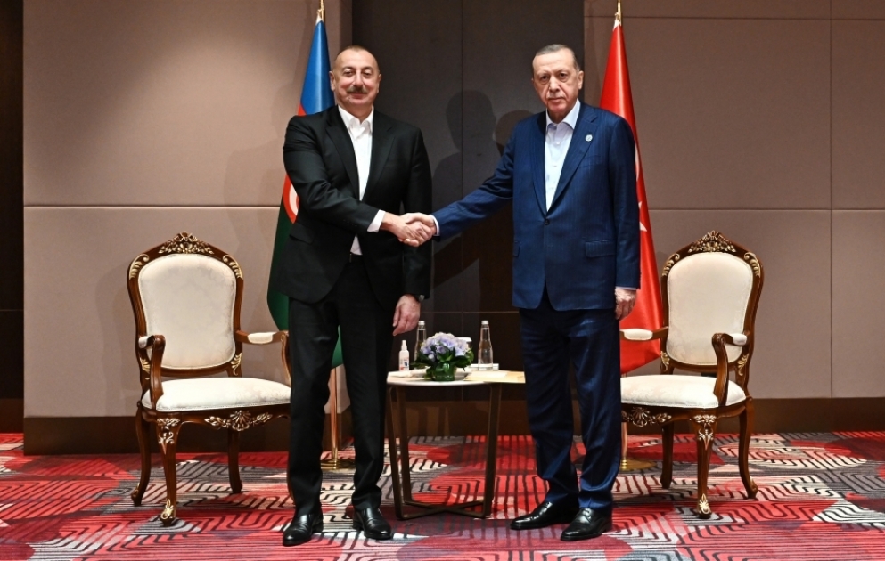 Azərbaycan Prezidenti İlham Əliyev Səmərqənddə Türkiyə Prezidenti Rəcəb Tayyib Ərdoğanla görüşüb